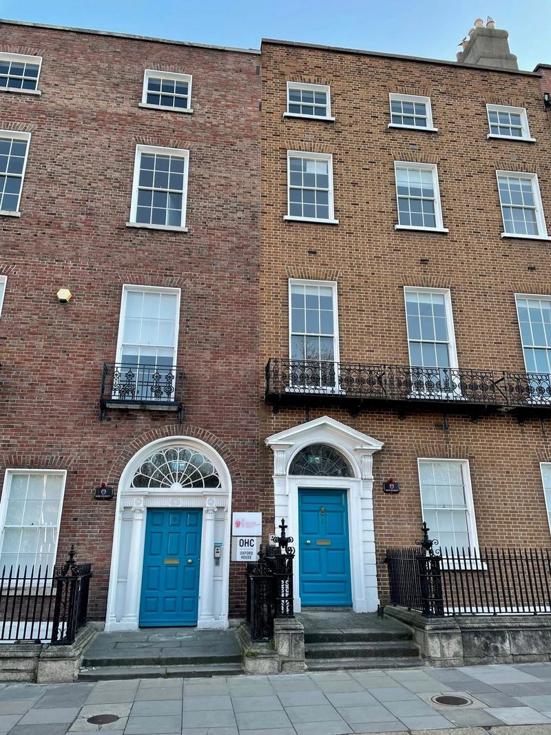 Holmes Institute Dublin'in Merrion Square North'taki ana kampüs binasının ön cephesi