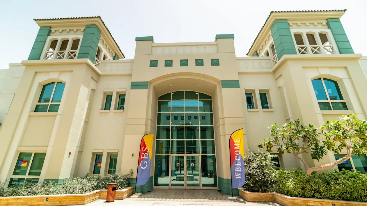GBS Dubai Dil Okulu, uluslararası öğrencilerine kaliteli dil eğitimi sunarak Dubai’de İngilizce öğrenmek isteyenler için ideal bir ortam sağlar.