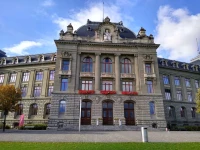 Bern Üniversitesi Binası.jpg