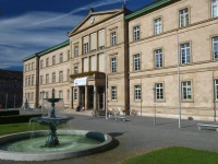 Tübingen Üniversitesi Bahçesi.jpg