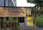 Budapeşte Metropolitan Girişi.jpg