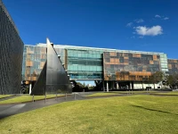 Sidney Üniversitesi Bahçesi.jpg