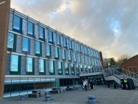 Sussex Üniversitesi Kampüs İçi.jpg
