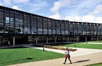 Brighton Üniversitesi Kampüs İçi.jpg