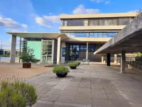 University College Dublin Girişi.jpg