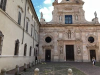 Parma Üniversitesi Bahçesi.jpg