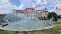 Debrecen Üniversite Bahçesi.jpg