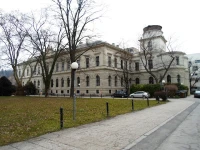 Graz Üniversitesi Bahçesi.jpg