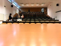 Budapeşte Metropolitan Konferans Salonu.jpg