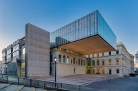 Graz Üniversitesi Dış Görünümü.jpg