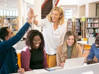 Sprachcaffe Frankfurt Kütüphanesi.png