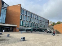 Sussex Üniversitesi Giriş Kısmı.jpg