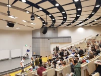 Düsseldorf Üniversitesi Sınıf Ortamı.jpg