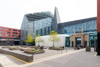 Leipzig Üniversitesi Bahçesi.jpg