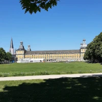 Bonn Üniversitesi Bahçesi.jpg
