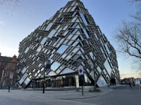 Sheffield Üniversitesi Dış Görünümü.jpg