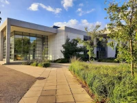 University College Dublin Dış Görünümü.jpg