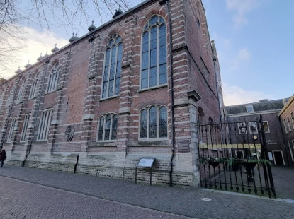 Leiden Üniversitesi