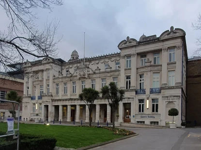 Queen Mary Londra Üniversitesi
