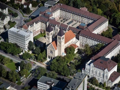 Pecs Üniversitesi